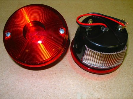 Truck-Lite - 4-1/4" Round Stop / Turn / Tail Light with Tag Light - 80 Series