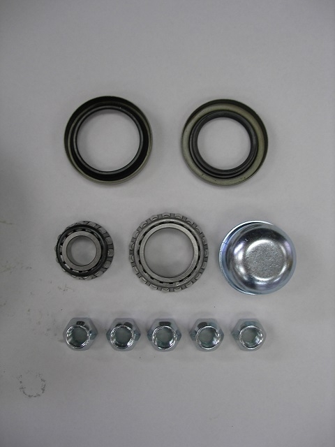 1500 lb Idler Hub Kit - 5 on 4.5" - 1 1/4" Inner and 3/4" Outer Bearing